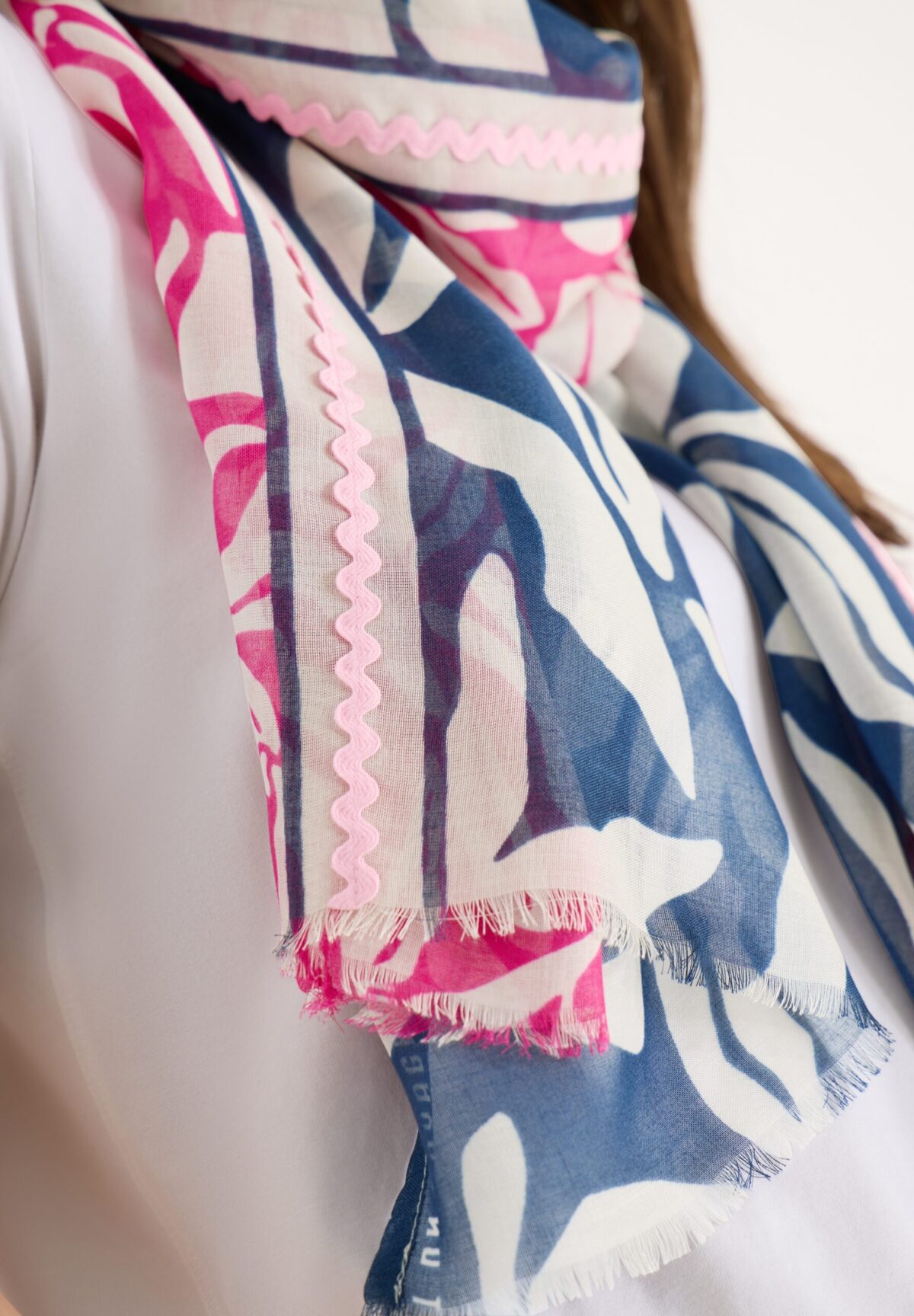 CECIL Print Scarf with Tape Detail – Bild 3