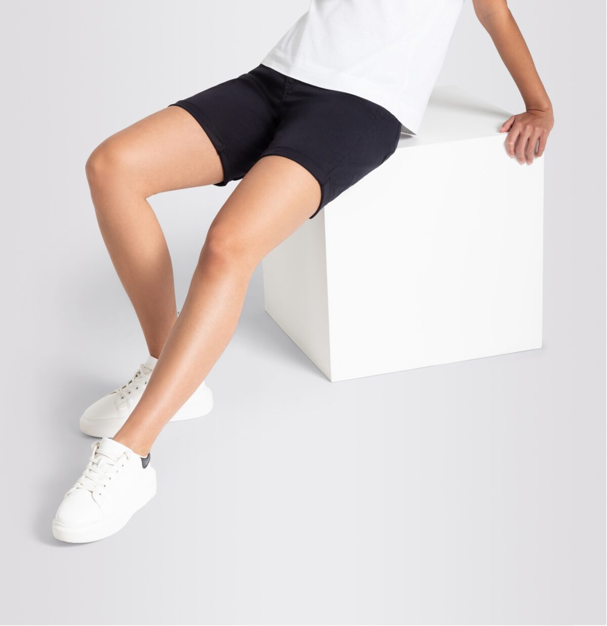 MAC Jeans SHORTY – Bild 5